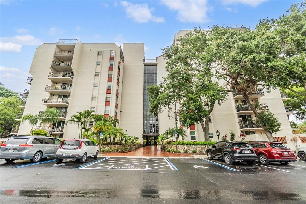 2699 SEVILLE BOULEVARD UNIT 207 CLEARWATER, FL 33764