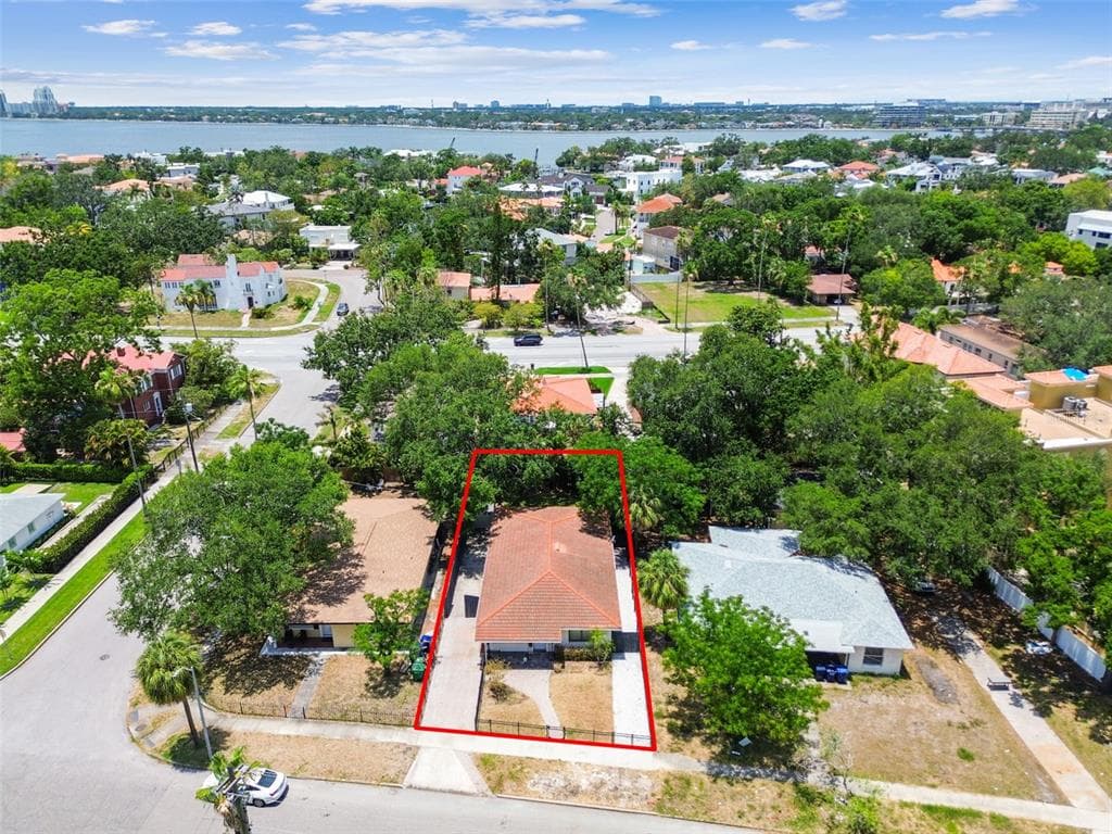 120 BOSPHOROUS AVENUE TAMPA, FL 33606