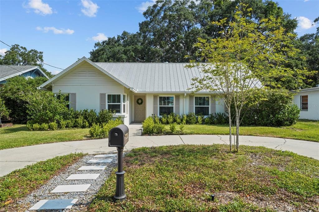 3315 W HAWTHORNE ROAD TAMPA, FL 33611