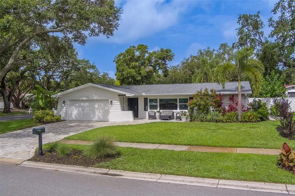 1368 WHISPERING PINES DRIVE CLEARWATER, FL 33764