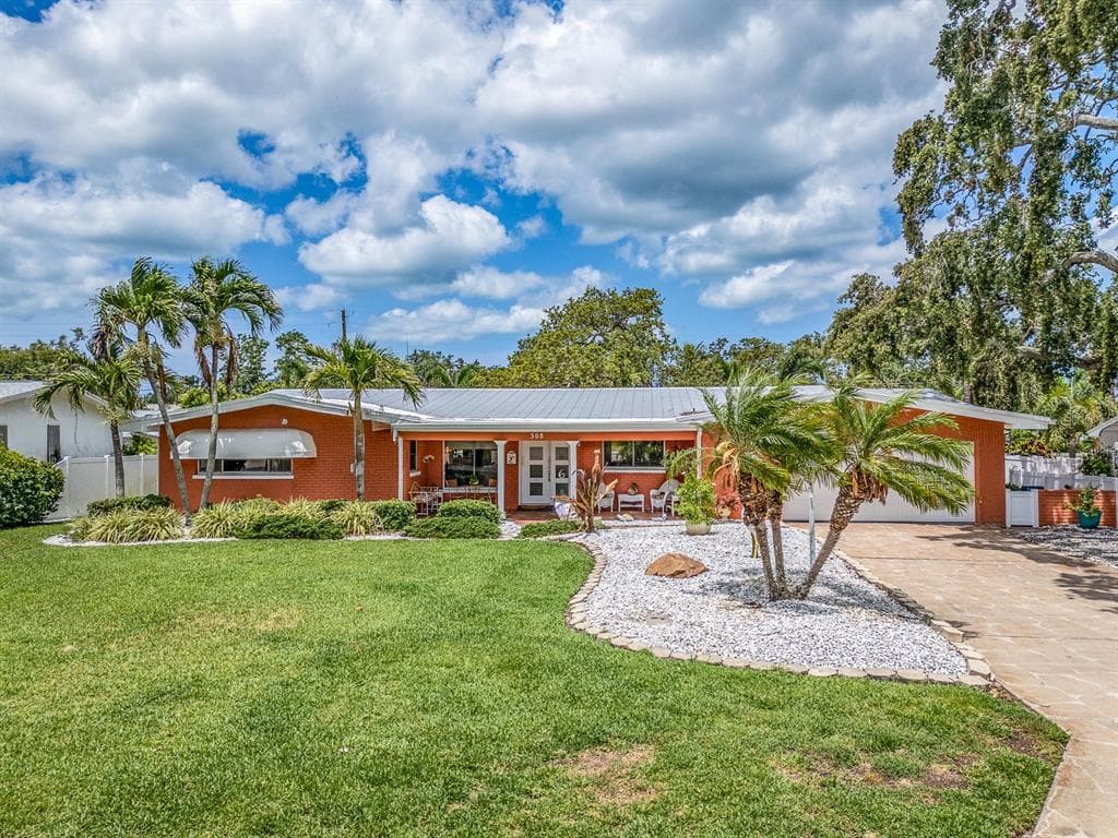308 CEDAR LANE LARGO, FL 33770