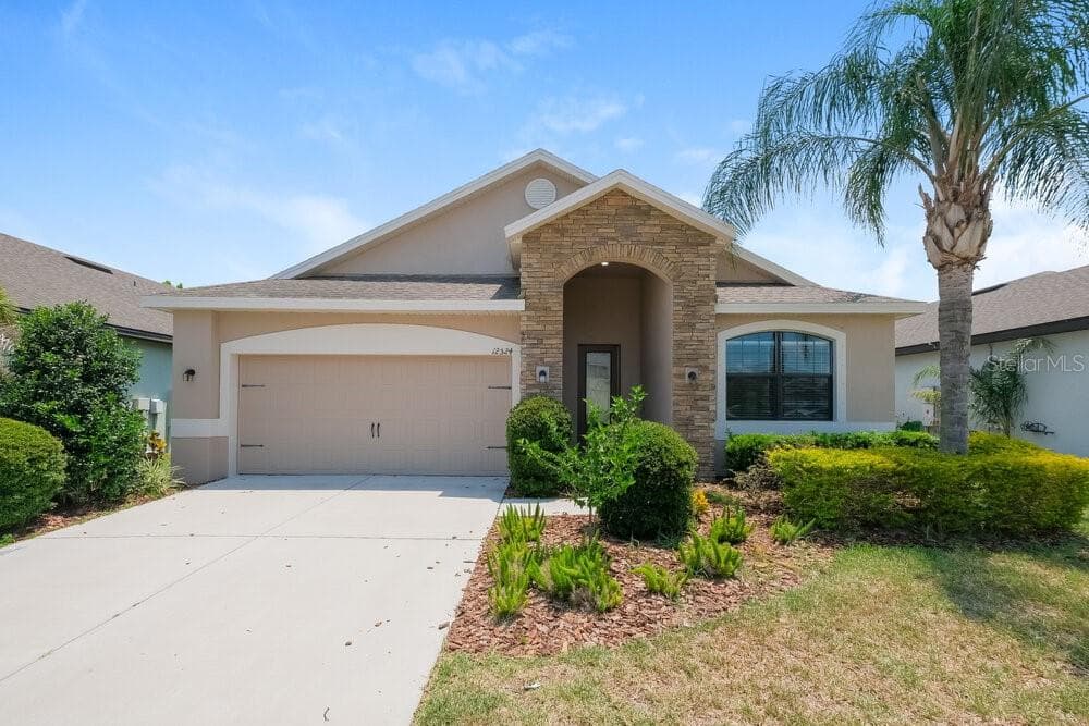 12524 BALLENTRAE FOREST DRIVE RIVERVIEW, FL 33579