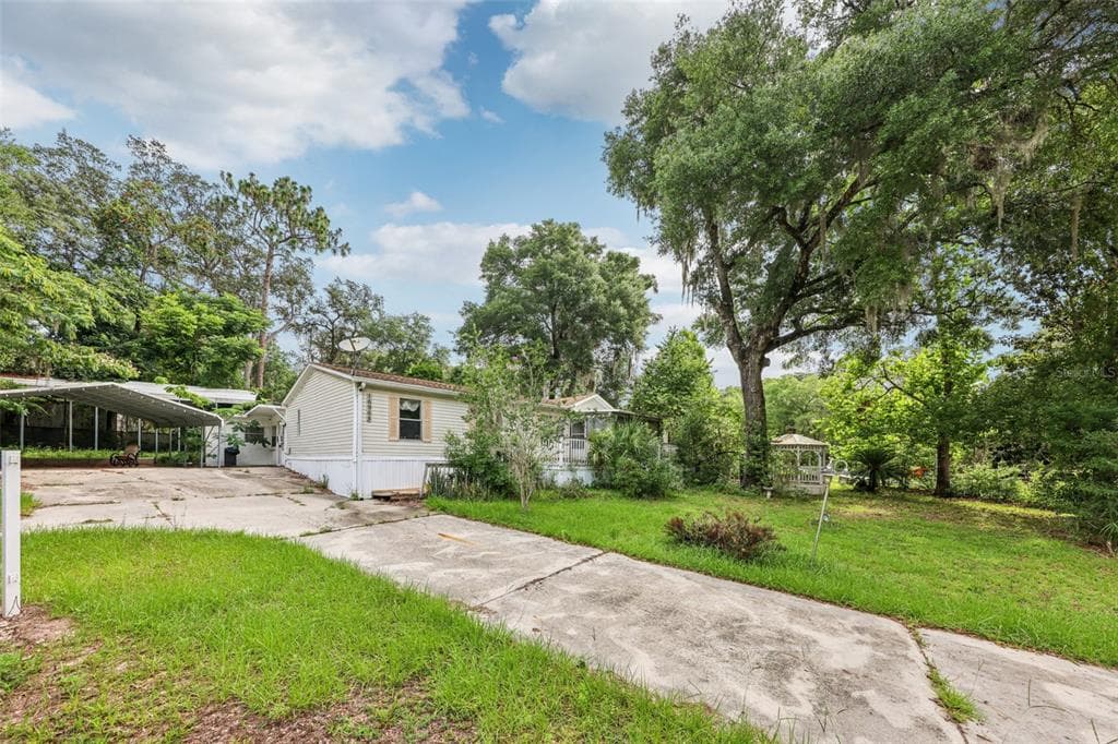 16965 SE 3RD PLACE SILVER SPRINGS, FL 34488