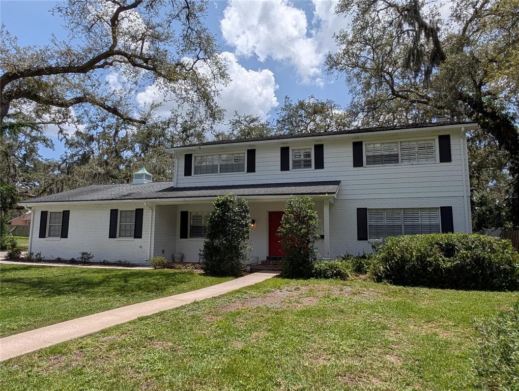 210 KINGSWAY DRIVE