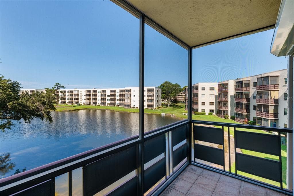 6190 80TH STREET N UNIT 310 ST PETERSBURG, FL 33709