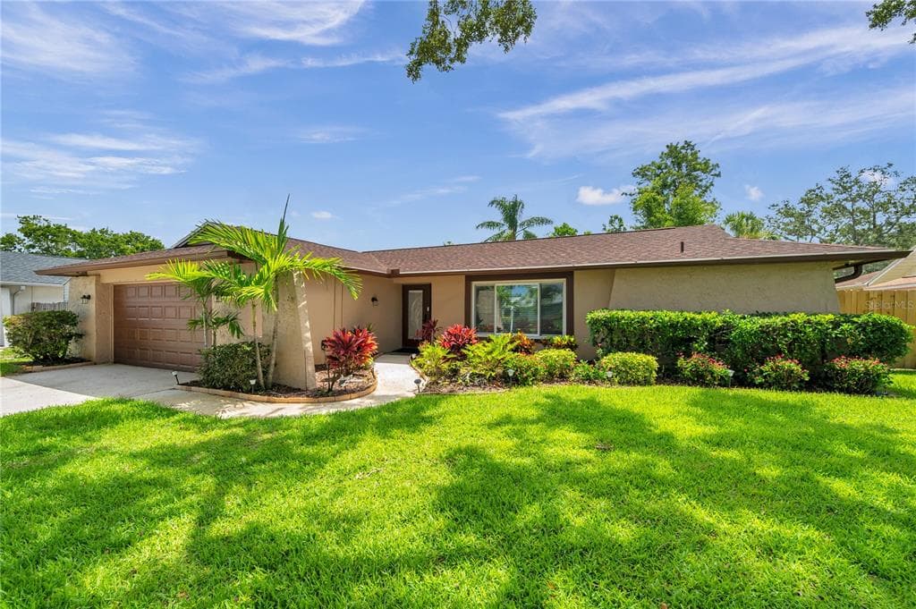 11245 BELLA LOMA DRIVE