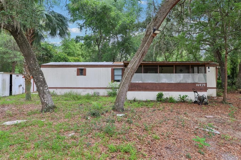 16939 SE 3RD PLACE SILVER SPRINGS, FL 34488