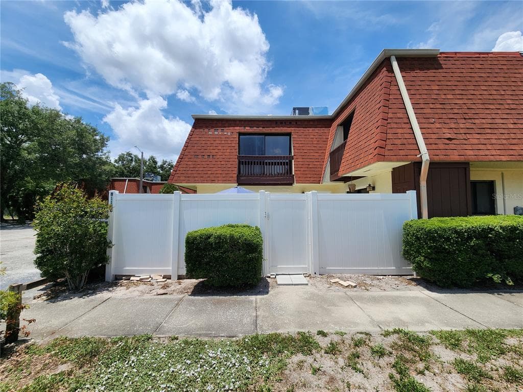 8114 OAK TRACE WAY UNIT C TAMPA, FL 33634