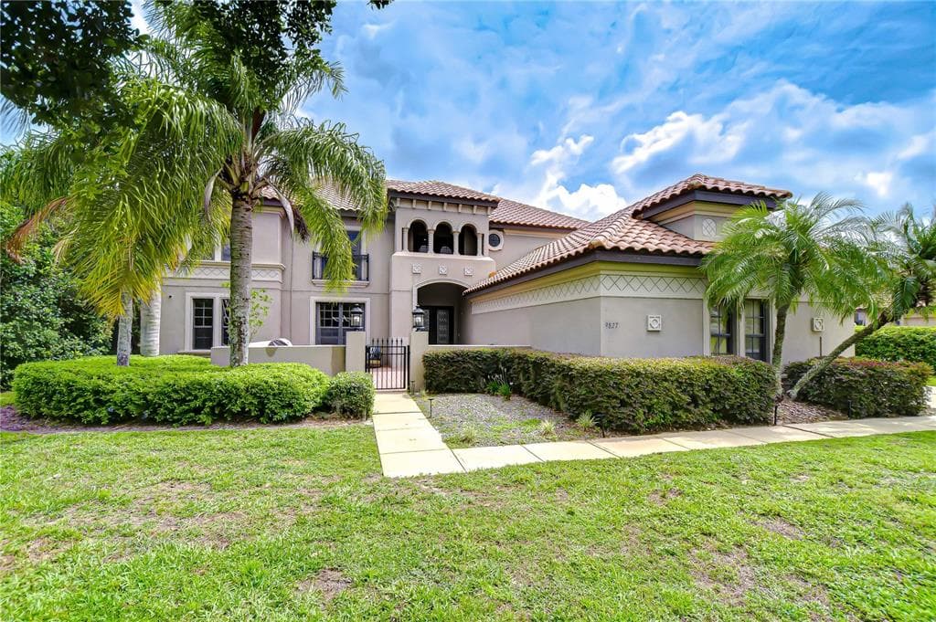 9827 SORBONNE LOOP SEFFNER, FL 33584