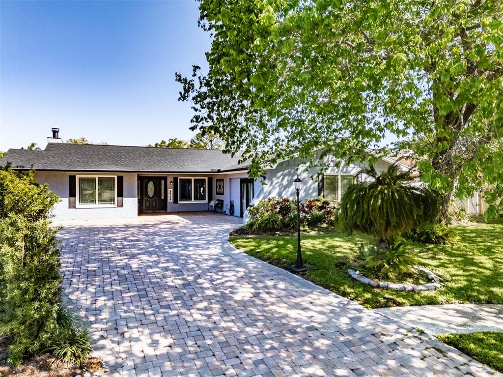 5509 BLUEJAY LANE TAMPA, FL 33625