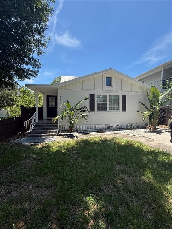114 W AMELIA AVENUE