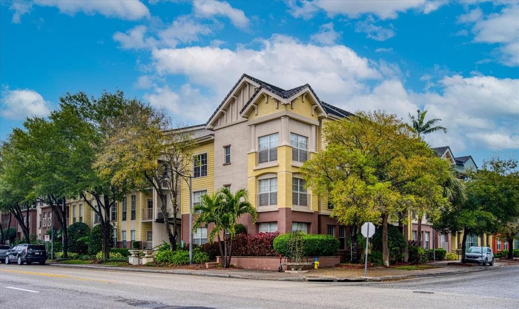 402 S ARMENIA AVENUE UNIT 120 TAMPA, FL 33609