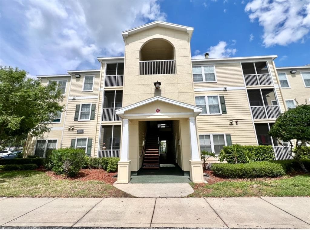 18469 BRIDLE CLUB DRIVE UNIT Building 3 TAMPA, FL 33647
