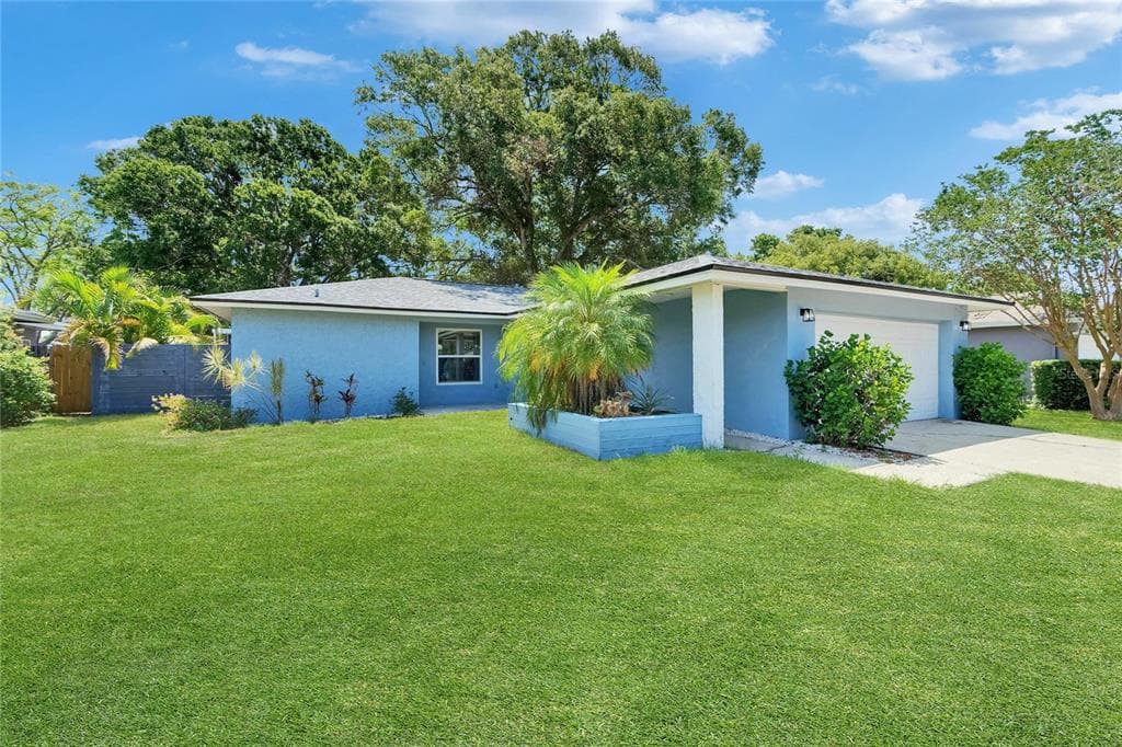 2552 BRAMBLEWOOD DRIVE W CLEARWATER, FL 33763
