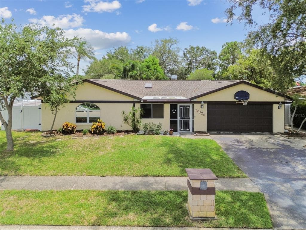 12306 91ST TERRACE SEMINOLE, FL 33772