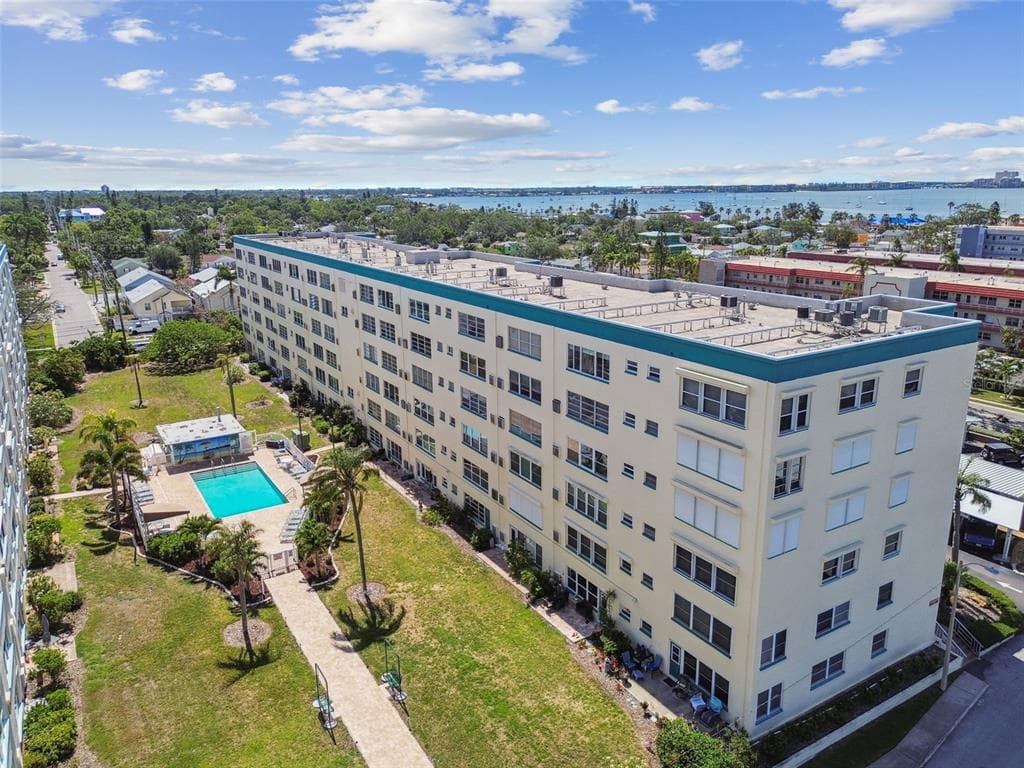 2960 59TH STREET S UNIT 303 GULFPORT, FL 33707