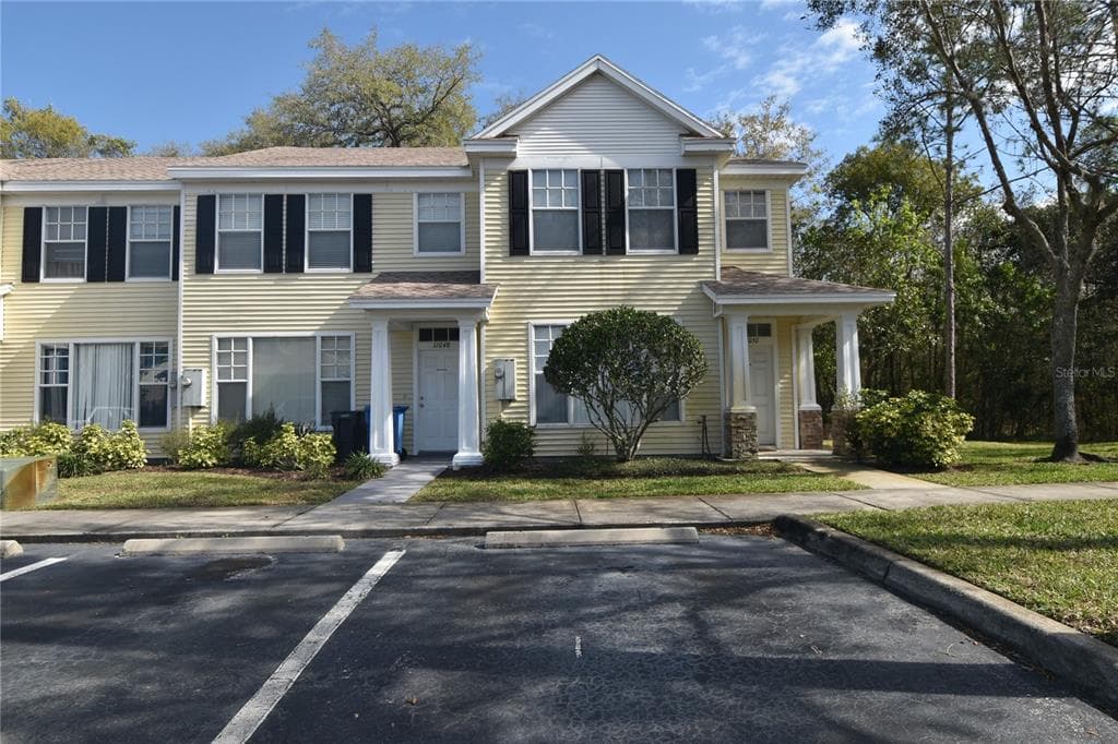 11048 BLACK SWAN COURT SEFFNER, FL 33584