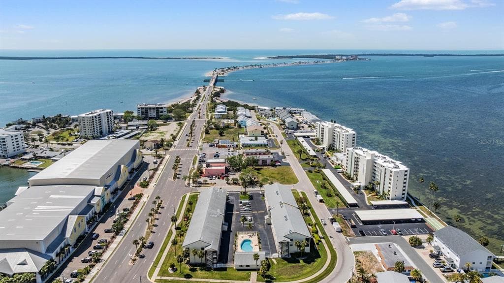 340 CAUSEWAY BOULEVARD UNIT 105 DUNEDIN, FL 34698