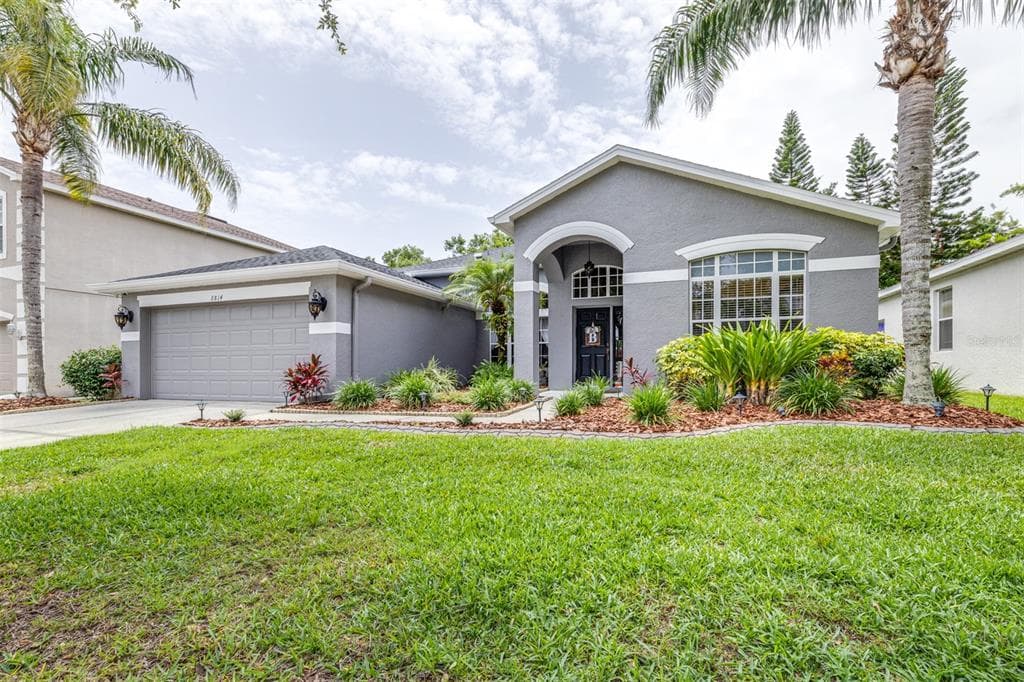 8814 N RIVER ROAD TAMPA, FL 33635