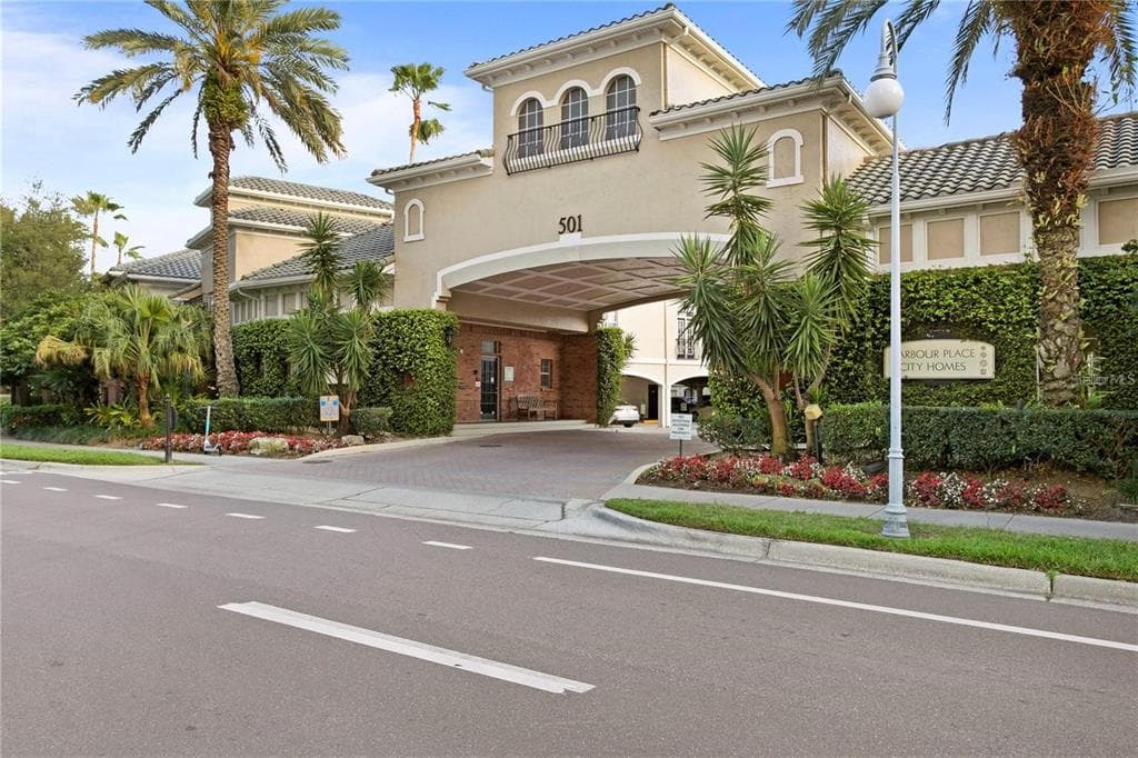 501 KNIGHTS RUN AVENUE UNIT 2218 TAMPA, FL 33602