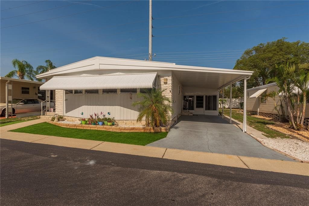 3301 ALT 19 UNIT 819 PALM HARBOR, FL 34683