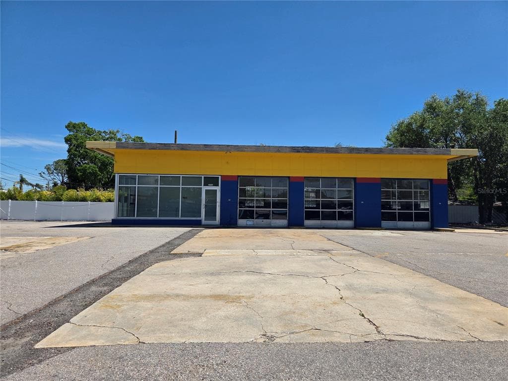 3902 S WEST SHORE BOULEVARD TAMPA, FL 33611