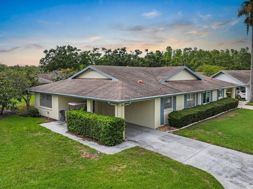2006 HADRIAN COURT SUN CITY CENTER, FL 33573