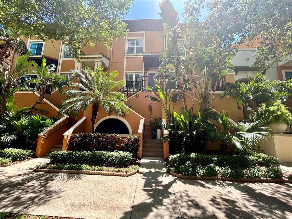 200 4TH AVENUE S UNIT 325 ST PETERSBURG, FL 33701