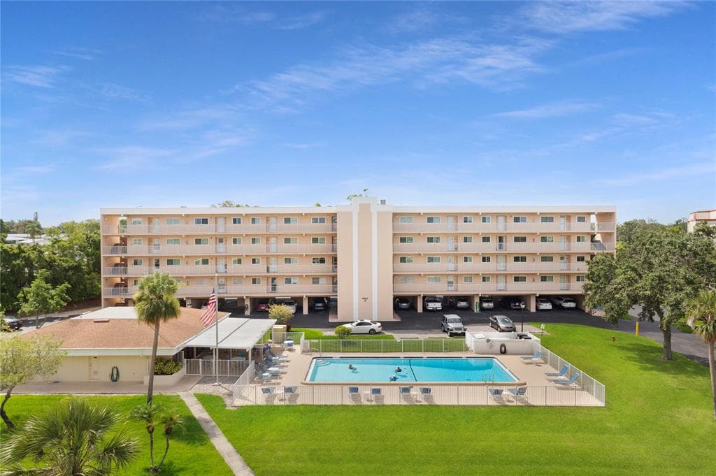 9461 HARBOR GREENS WAY UNIT 502 SEMINOLE, FL 33776