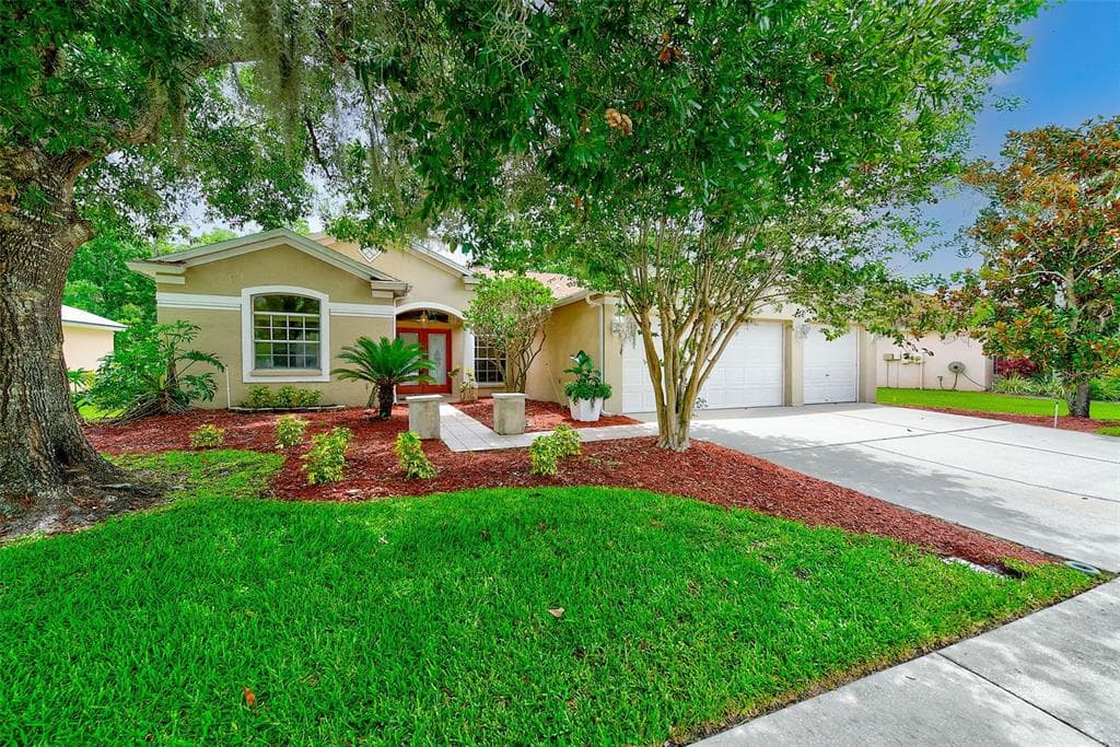 1610 STETSON DRIVE WESLEY CHAPEL, FL 33543