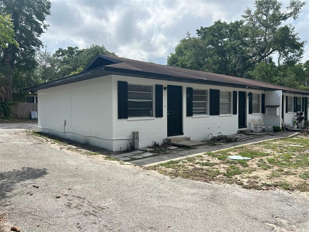 715 ANGELINA LANE LAKELAND, FL 33801