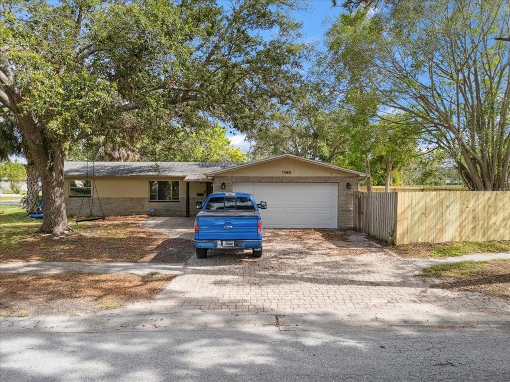 1498 OHIO AVENUE NE ST PETERSBURG, FL 33703