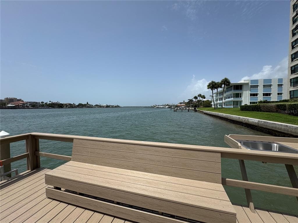 750 ISLAND WAY UNIT 101 CLEARWATER BEACH, FL 33767