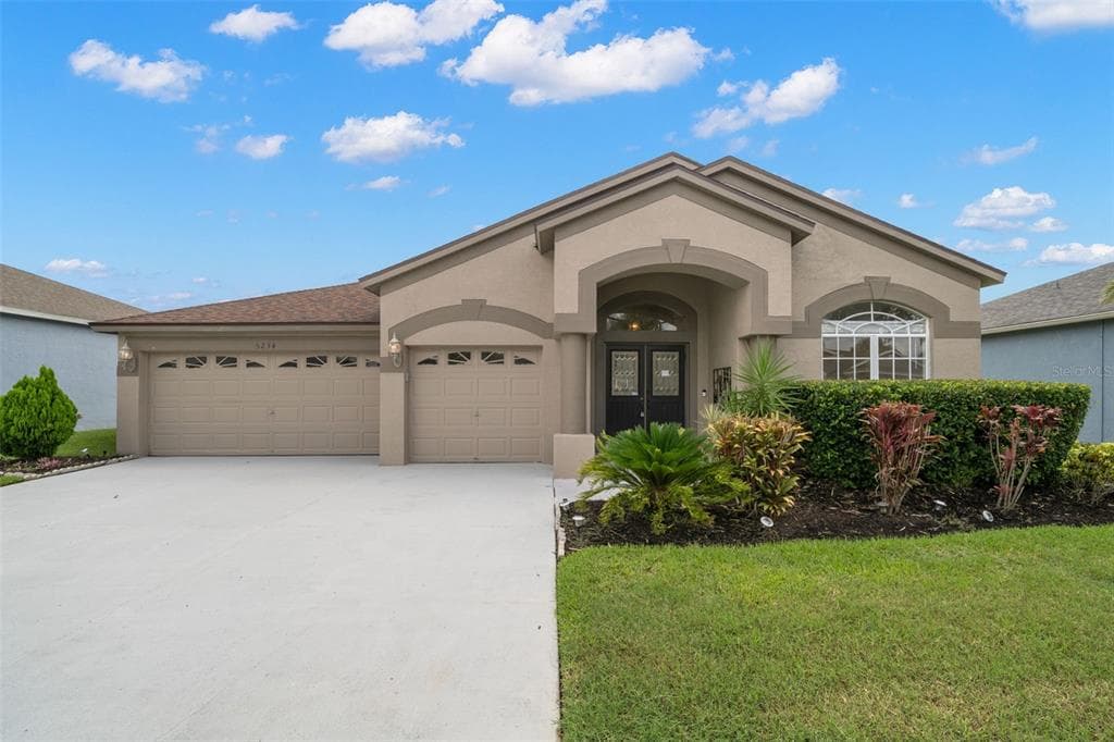 5234 SPECTACULAR BID DRIVE WESLEY CHAPEL, FL 33544