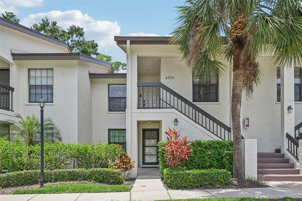 4735 WINSLOW BEACON UNIT 14 SARASOTA, FL 34235
