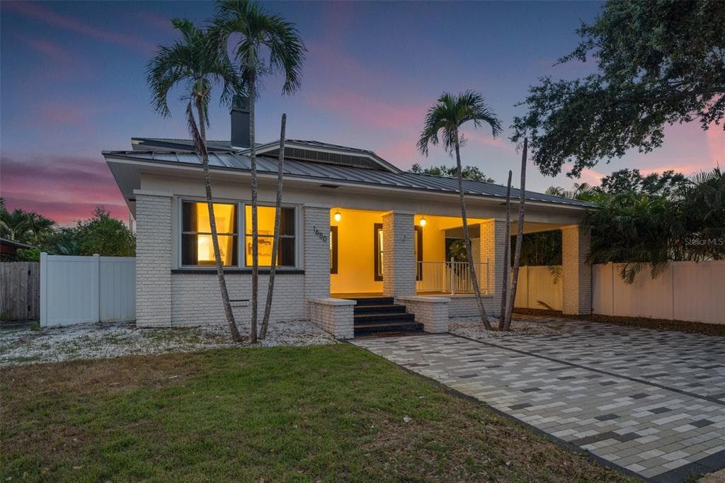 1650 22ND AVENUE N ST PETERSBURG, FL 33713