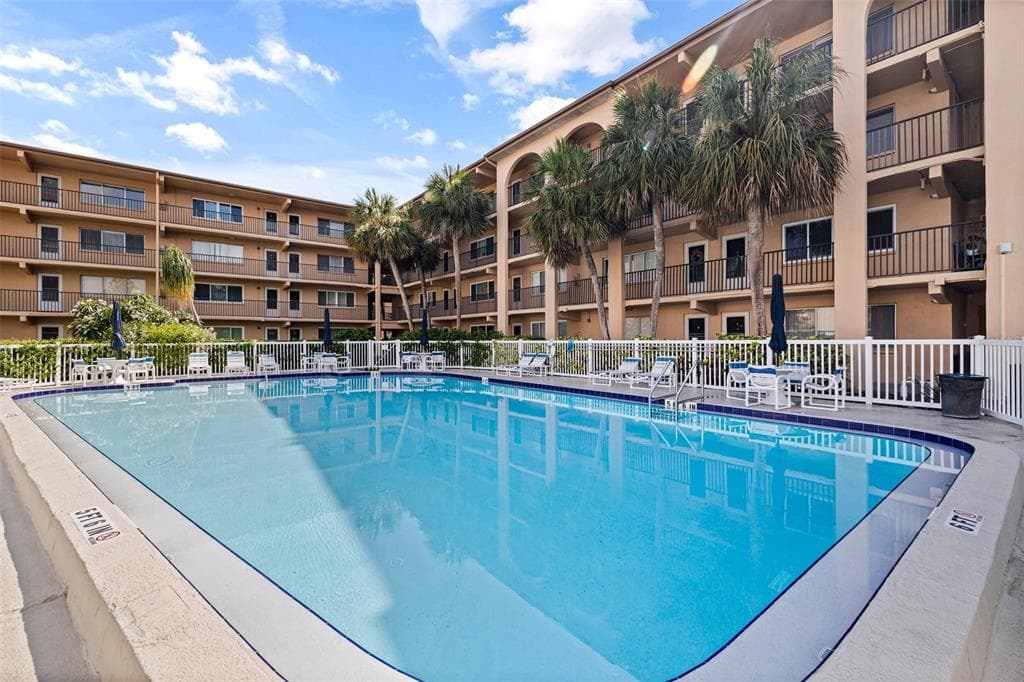 2525 W BAY DRIVE UNIT B43 BELLEAIR BLUFFS, FL 33770