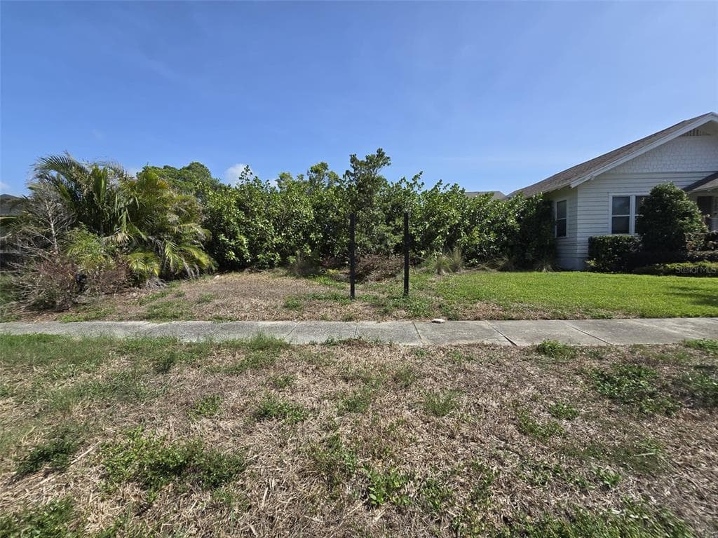 2560 4TH AVENUE S ST PETERSBURG, FL 33712