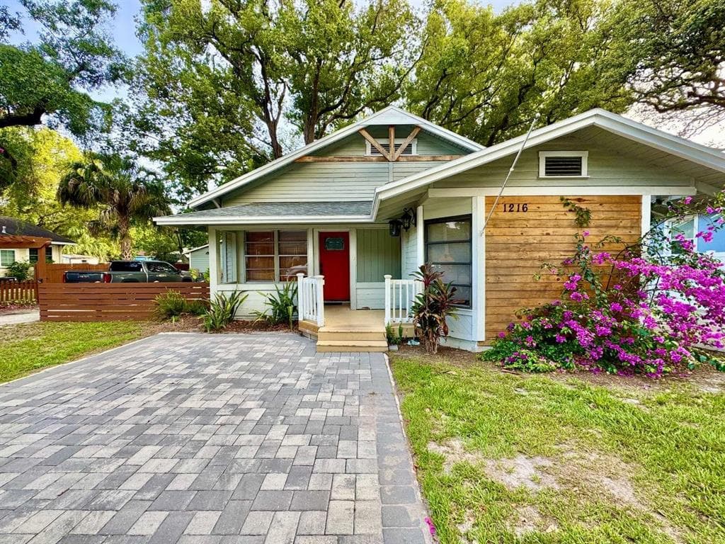 1216 E CHELSEA STREET TAMPA, FL 33603