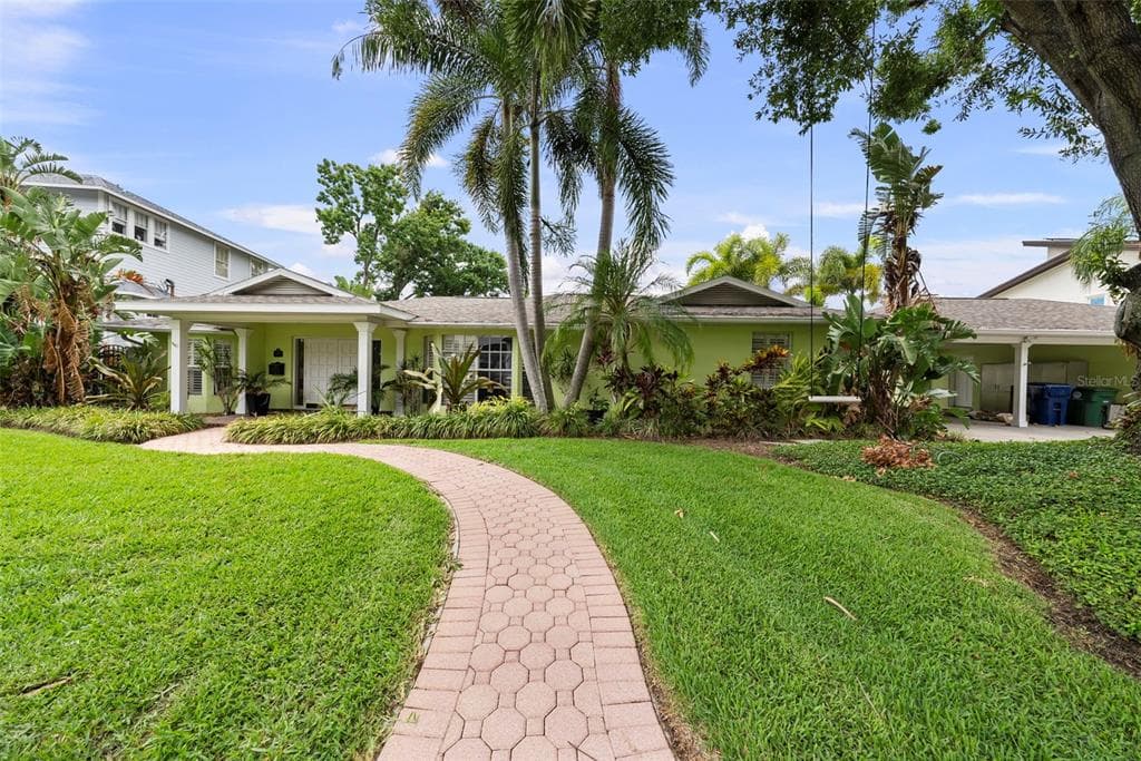 648 GENEVA PLACE TAMPA, FL 33606