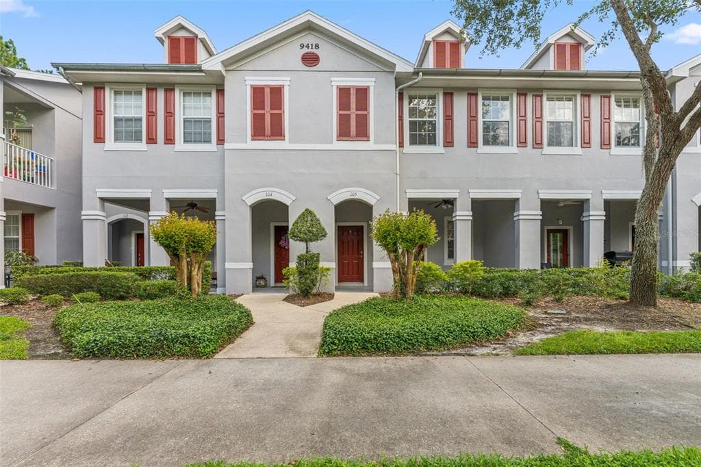 9418 W PARK VILLAGE DRIVE UNIT 105 TAMPA, FL 33626