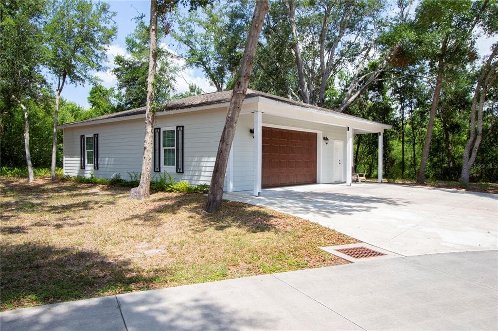 1600 SUNSET LANE LUTZ, FL 33549