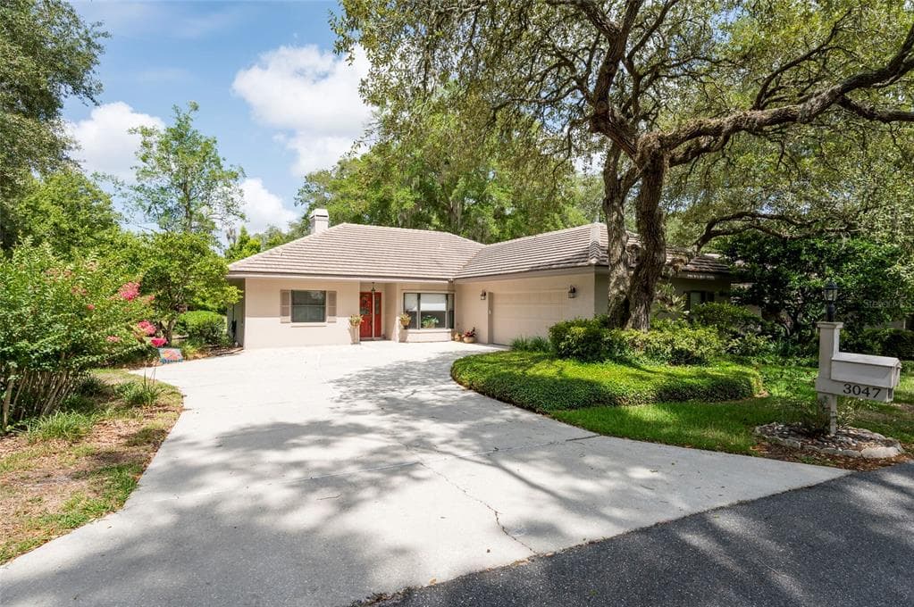 3047 W BERMUDA DUNES DRIVE