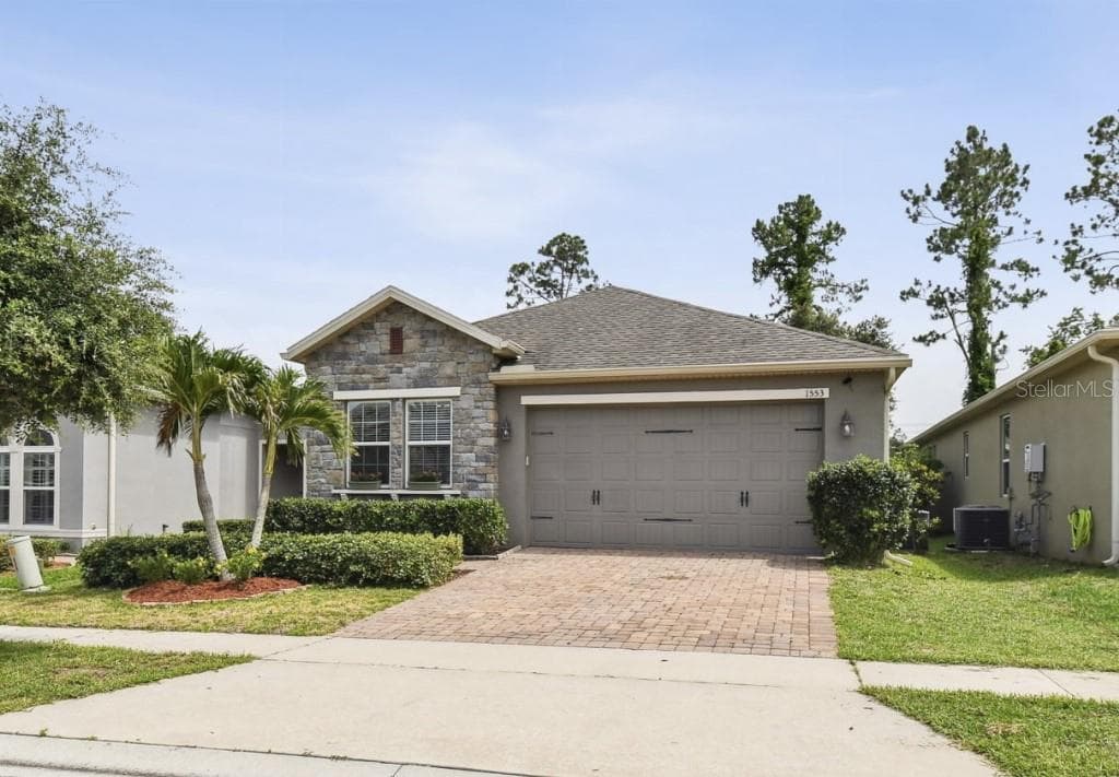 1553 AMBER LEAF CIRCLE OCOEE, FL 34761