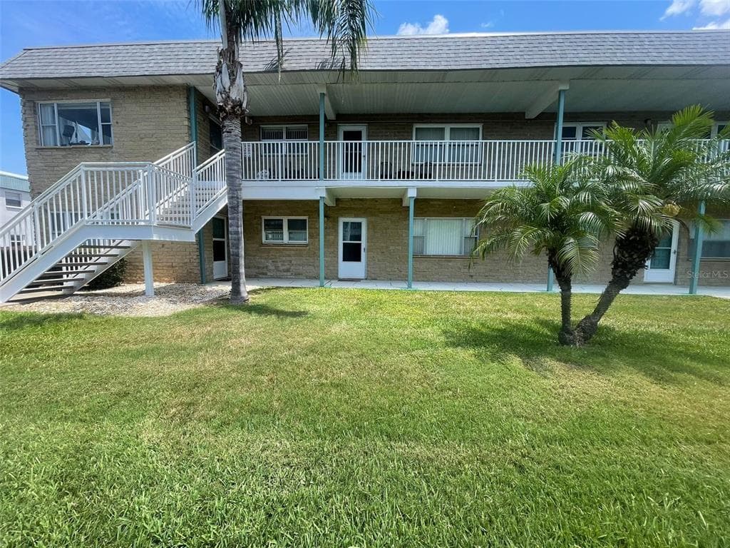 5247 81ST STREET N UNIT 2 ST PETERSBURG, FL 33709
