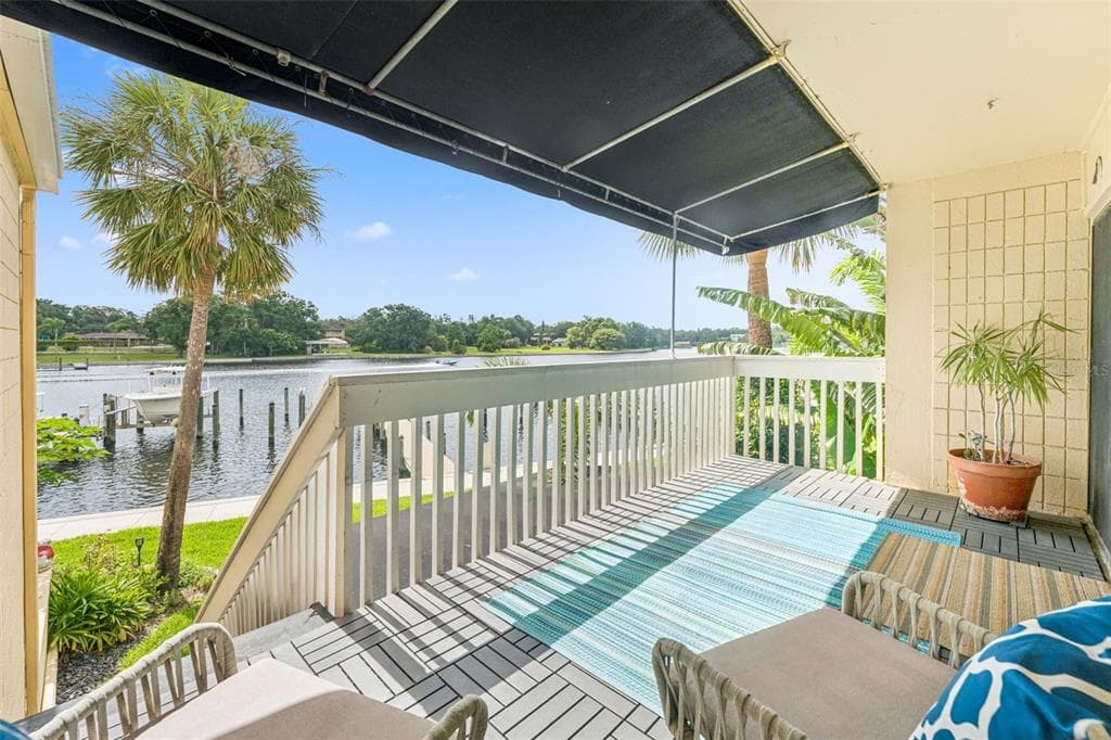 2424 W TAMPA BAY BOULEVARD UNIT G204 TAMPA, FL 33607