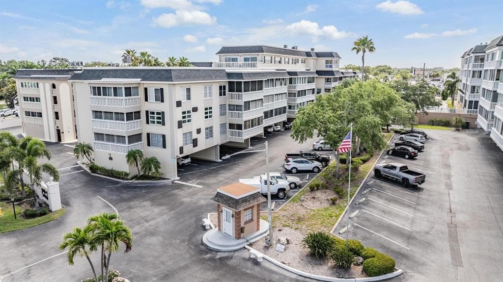 147 BLUFF VIEW DRIVE UNIT 105 BELLEAIR BLUFFS, FL 33770