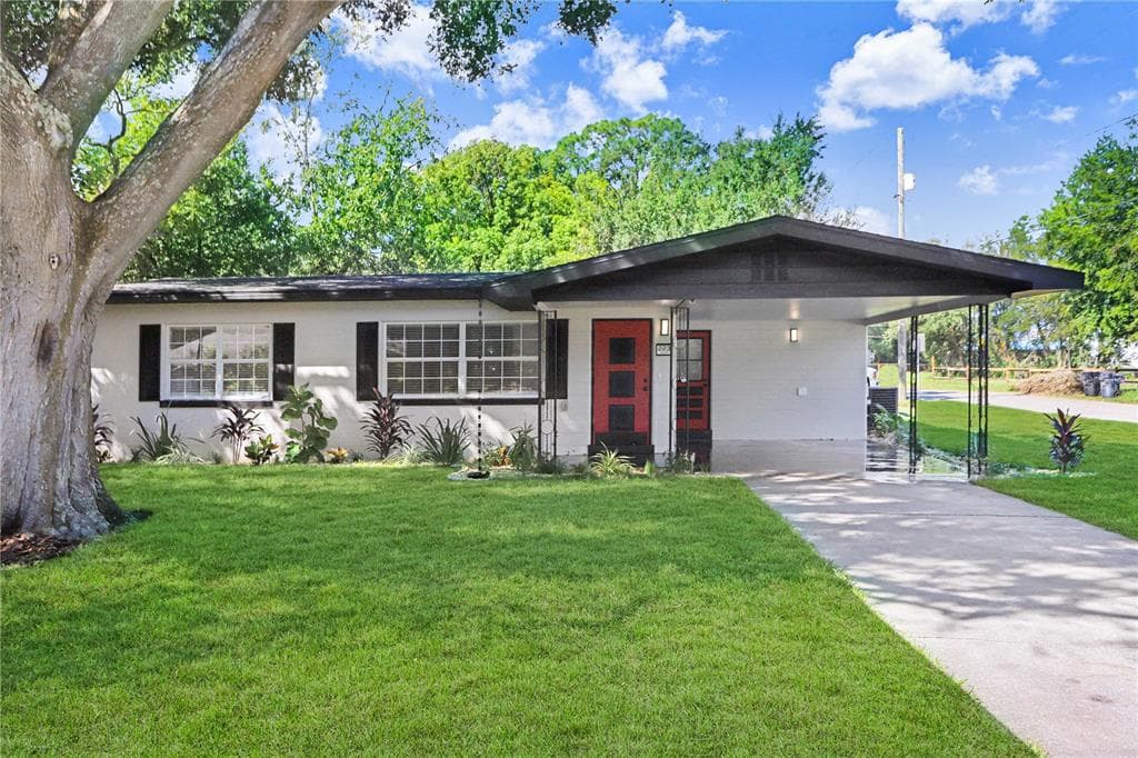 223 PINEHURST DRIVE AUBURNDALE, FL 33823
