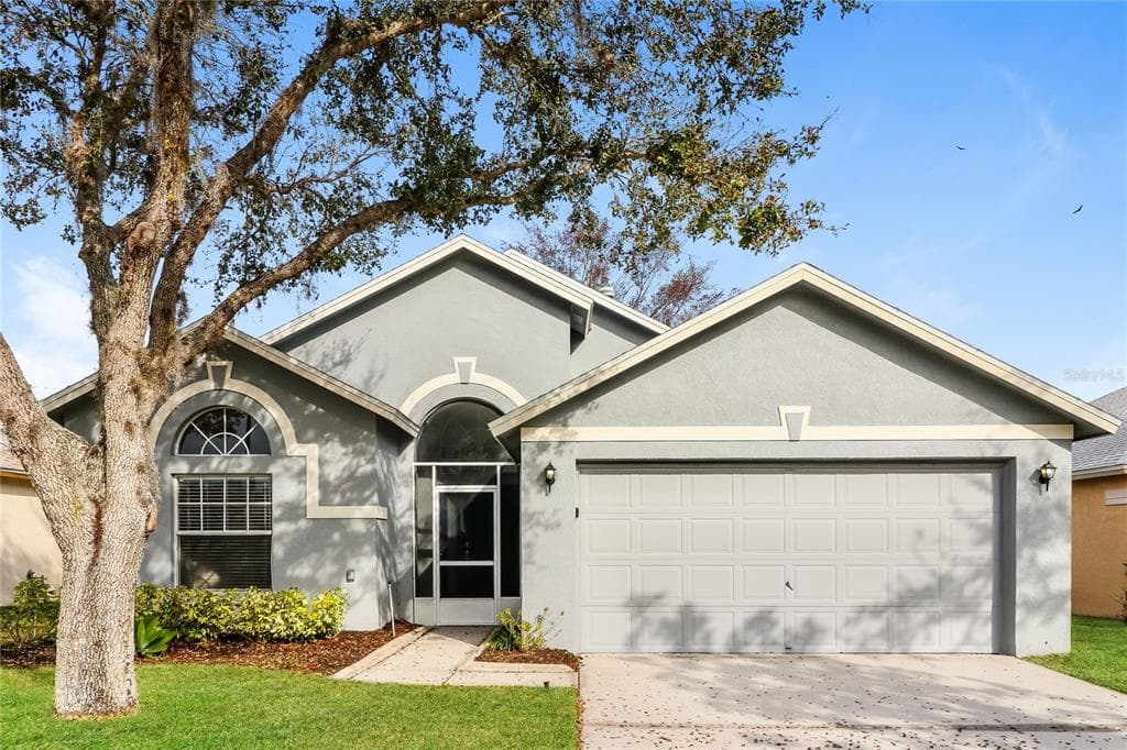 1352 MAXIMILIAN DRIVE WESLEY CHAPEL, FL 33543