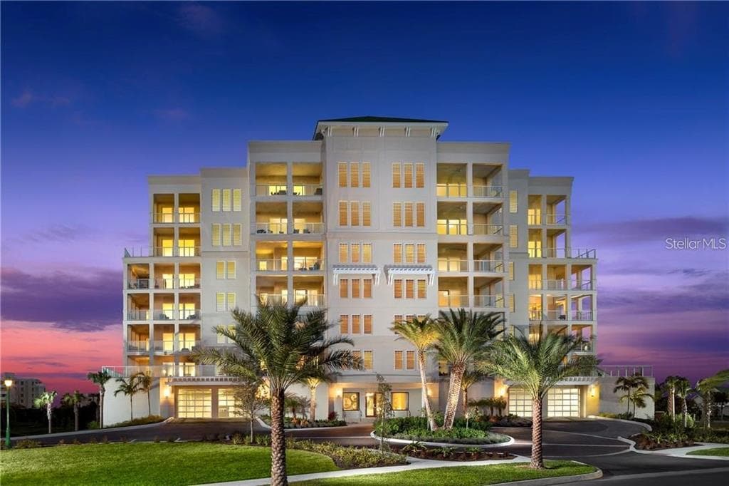 125 BELLEVIEW BOULEVARD UNIT 203 BELLEAIR, FL 33756